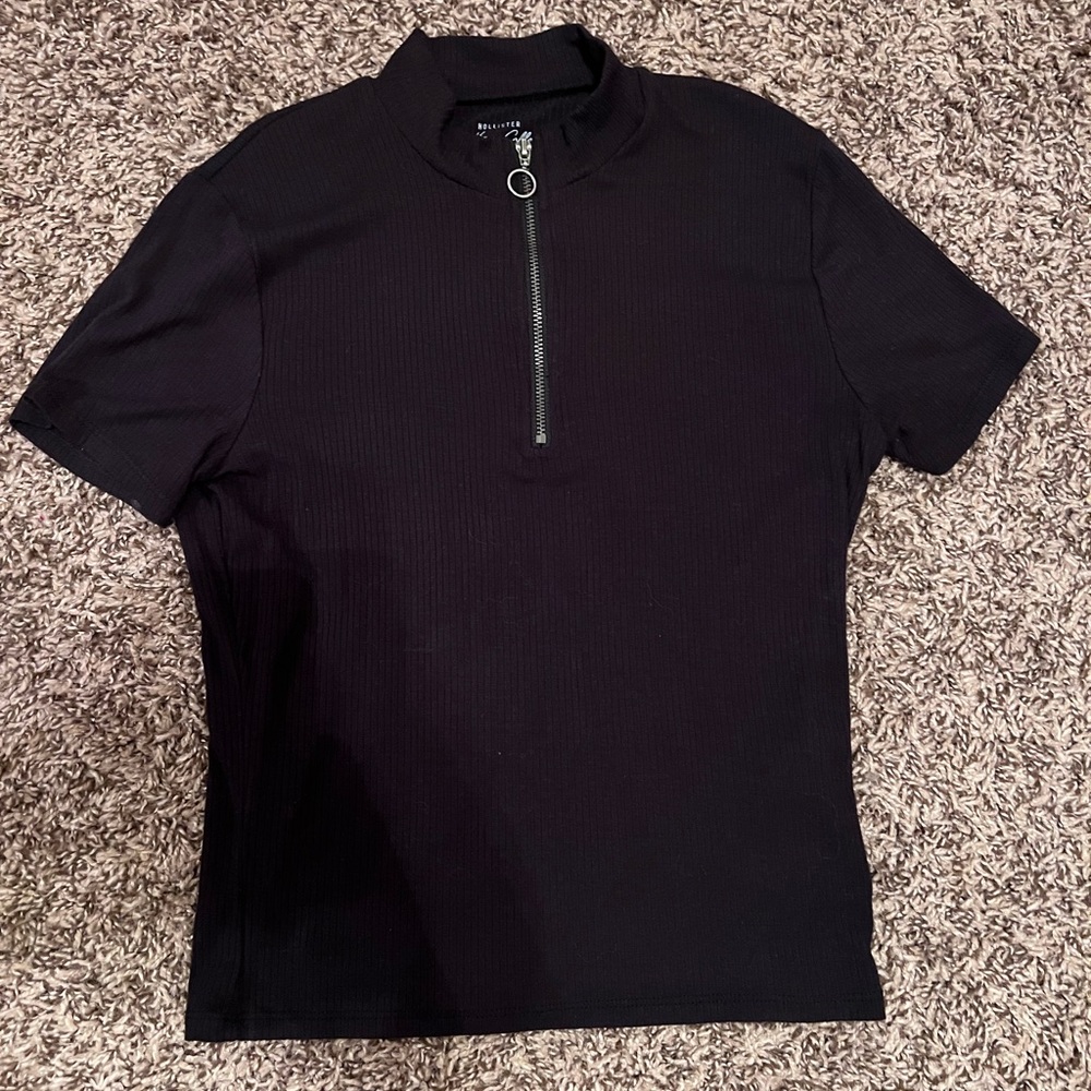 Hollister top